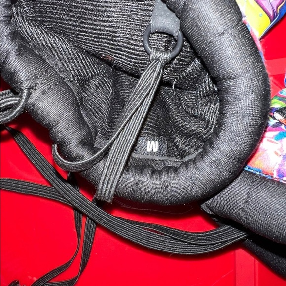 Lisa Frank Dolphin Celtek Mittens - Picture 4 of 4